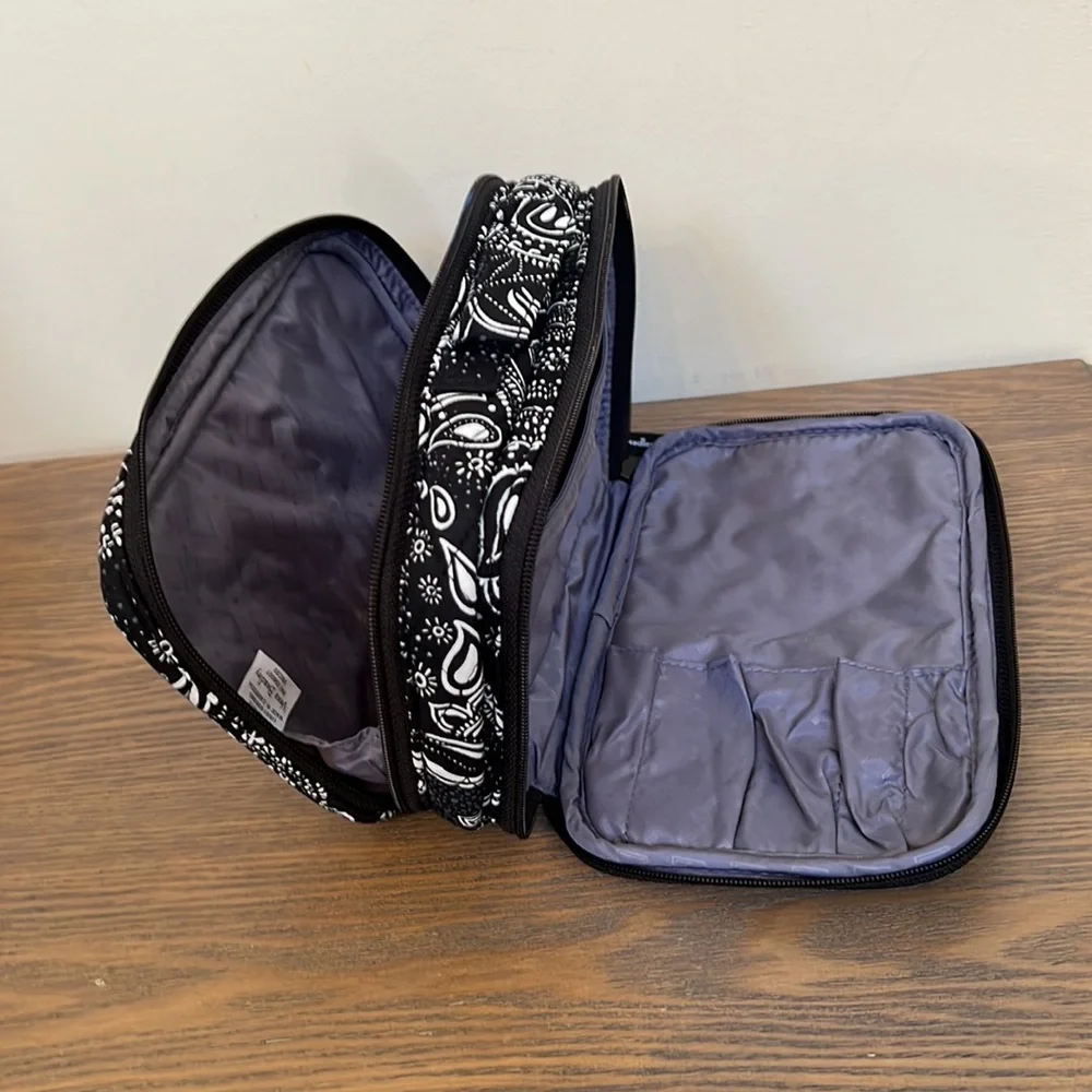 NEW Vera Bradley Blush & Brush Makeup Case in Stellar Paisley